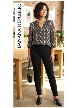 (3 for $30) BANANA REPUBLIC - Black & off-white chevron print 3/4 sleeve blouse